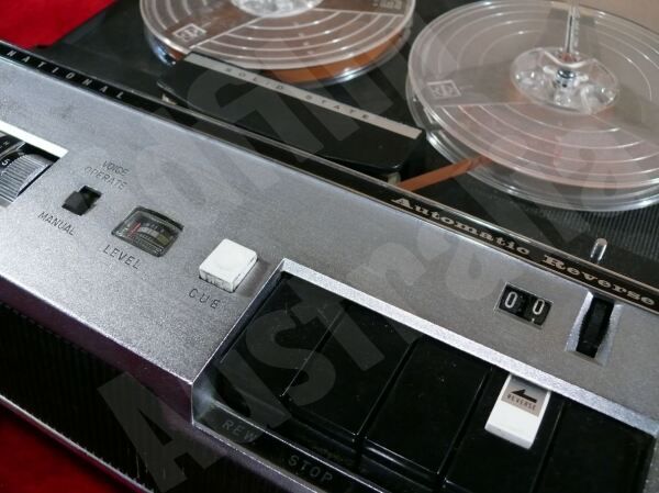 Portable reel-to-reel tape recorder '' National RQ-158S ''.